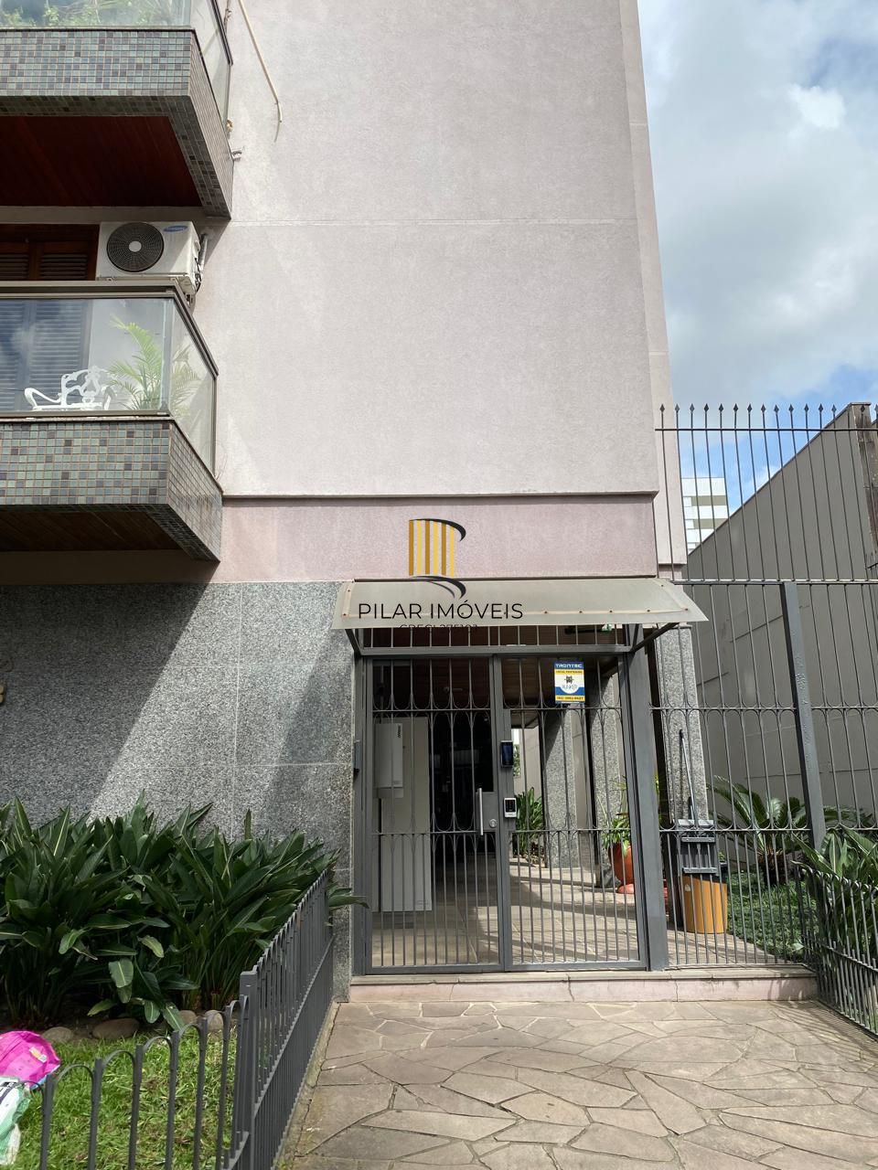 Apartamento 3 dormitórios no bairro Menino Deus