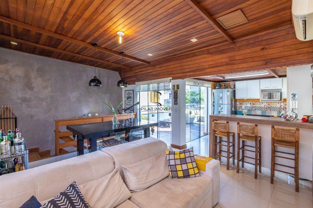 Cobertura de 2 dormitórios 1 vaga e terraço - Auxiliadora