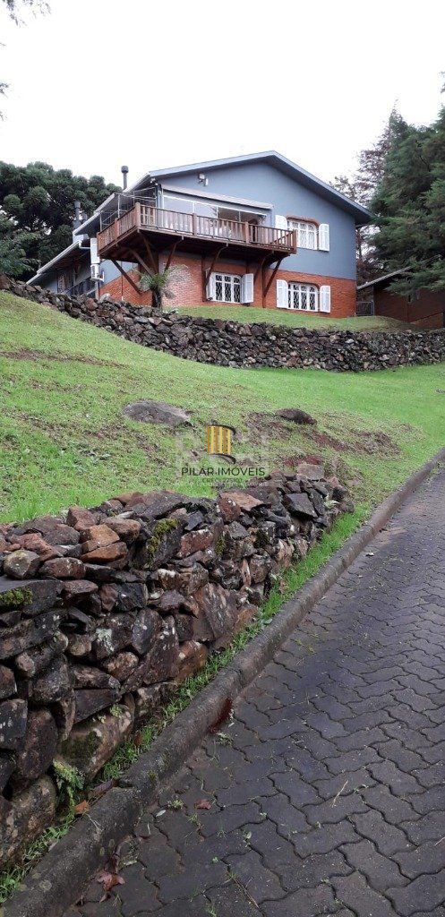 Sítio para Venda - 230m², 3 dormitórios, sendo 1 suites, 4 vagas - Centro