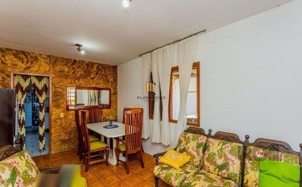 Casa 9 Dormitório(s) Bairro Jardim Carvalho