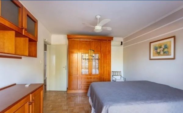 Casa sobrado no bairro Sarandi de 3 dormitórios e 2 vagas