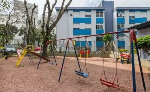 Apartamento no bairro Cristal de 2 dormitórios e vaga rotativa