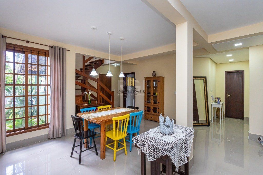 Casa na zona sul de 4 dormitórios 2 vagas - Espirito Santo