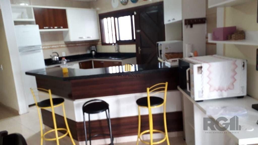 Casa 3 dormitórios + piscina + 4Vagas garagem + 2 quadras mar