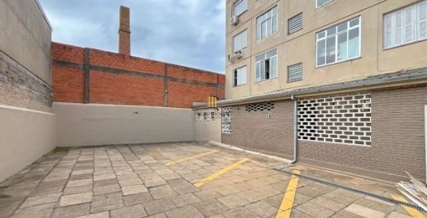 Apartamento de 2 dormitórios no bairro Navegantes DESOCUPADO