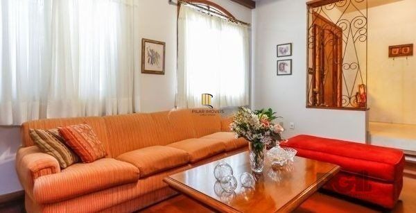 Casa sobrado no Jardim do Salso de 4 dormitórios e 3 vagas