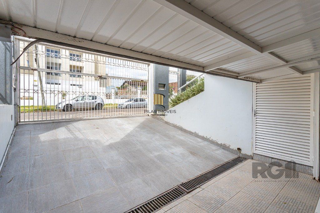 casa sobrado no Alto Petrópolis de 5 dormitórios e 3 vagas