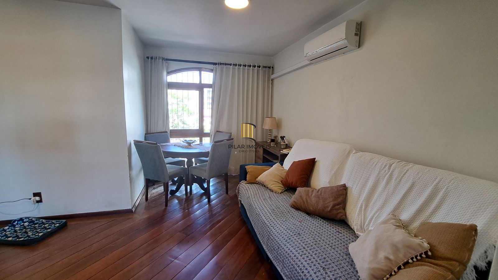 Cobertura no bairro Cristal de 3 dormitórios e 2 vagas