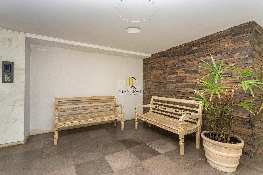 Apartamento de 03 dormitórios (01suíte), com vaga, no bairro São João, em Porto Alegre RS