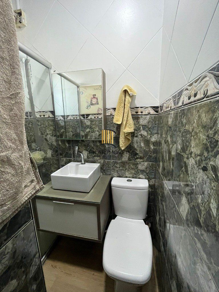 Casa 2 dormitórios no bairro Rubem Berta