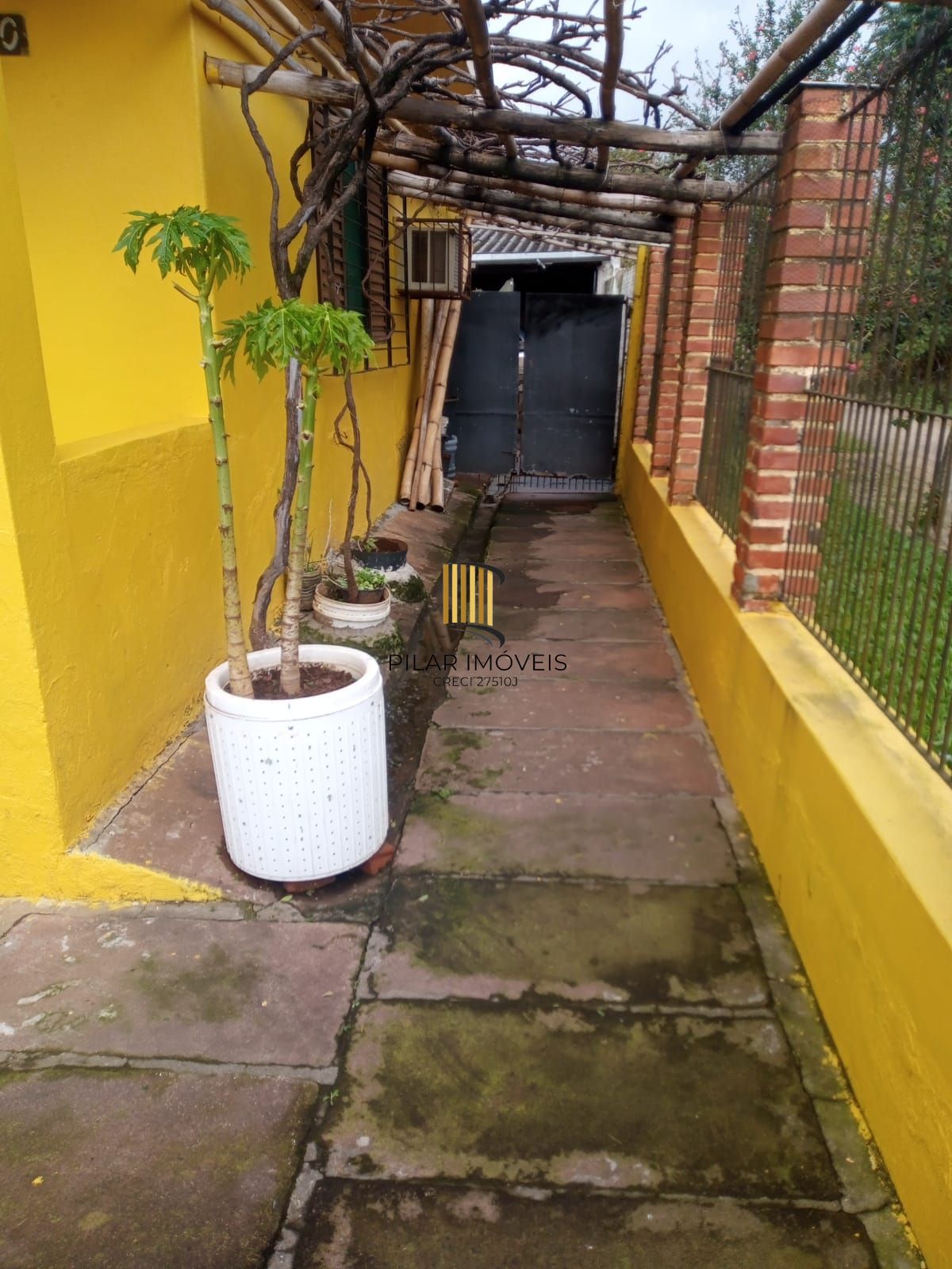 Casa 3 dormitórios no bairro Passo do Feijó