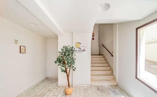 Apartamento no Passo D'areia de 1 dormitório e 2 vagas DESOCUPADO