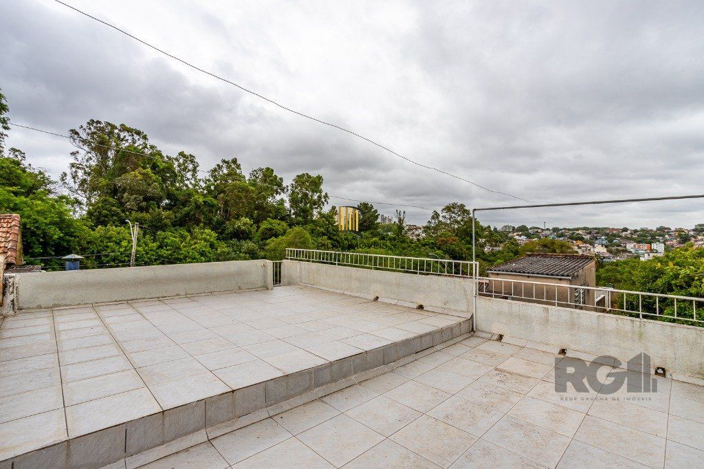 casa de 03 dorm, 02 banheiros , 03 vagas