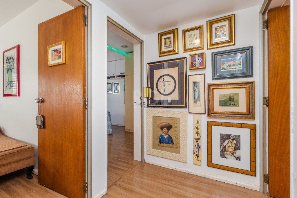 Apartamento para Venda - 138m², 3 dormitórios, sendo 1 suites, 1 vaga - Petrópolis