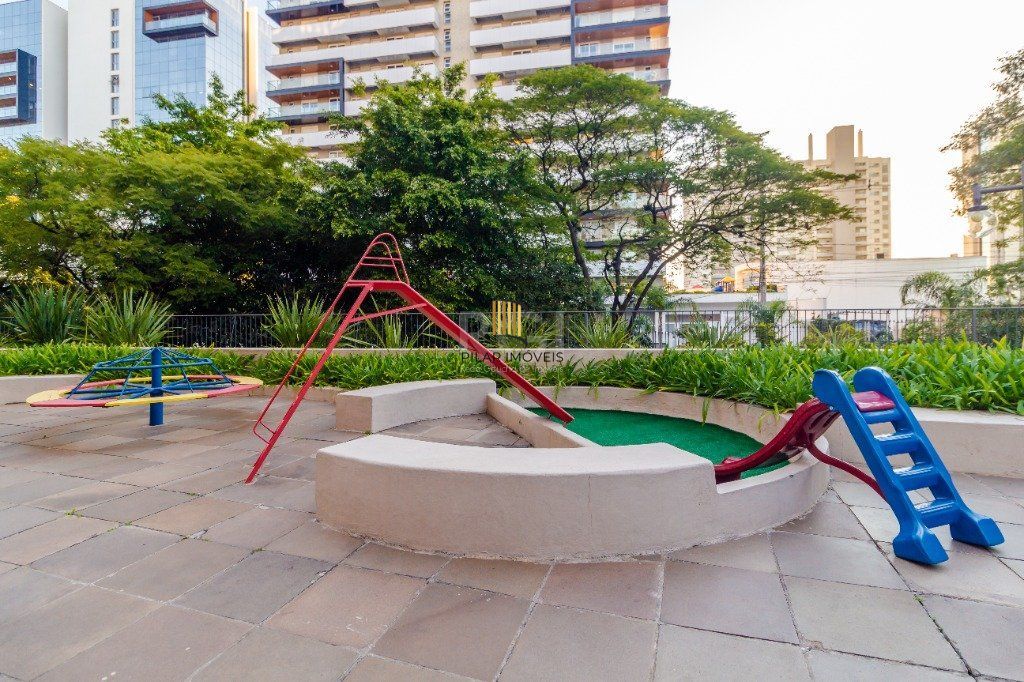 Apartamento para Venda - 138m², 3 dormitórios, sendo 1 suites, 1 vaga - Petrópolis