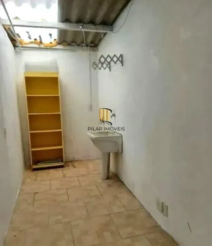 Apartamento Térreo com pátio no Menino Deus de 1 dormitório DESOCUPADO