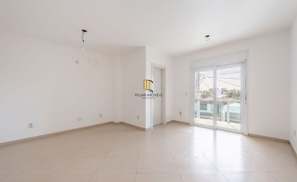 Casa sobrado no bairro Vila Ipiranga de 3 dormitórios e 2 vagas