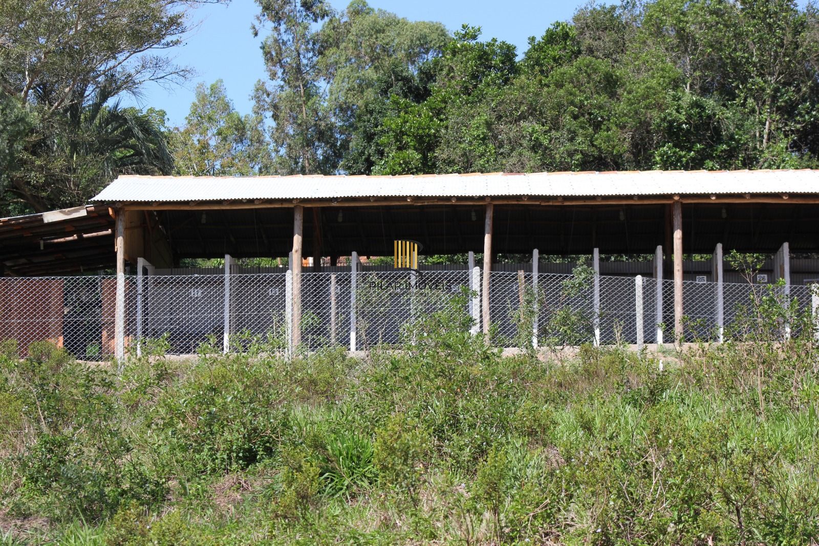 Sítio 1 dormitório no bairro Itapuã