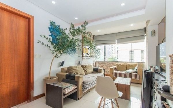 Cobertura duplex no bairro Auxiliadora de 2 dormitórios  2 vagas e terraço