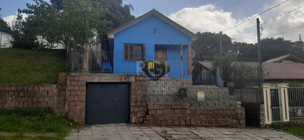 Casa para Venda - 68m², 2 dormitórios, 1 vaga - Belém Novo