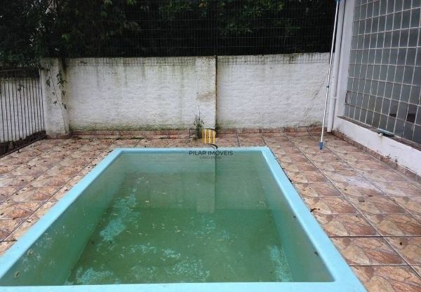 Casa no bairro Chácara das Pedras de 3 dormitórios