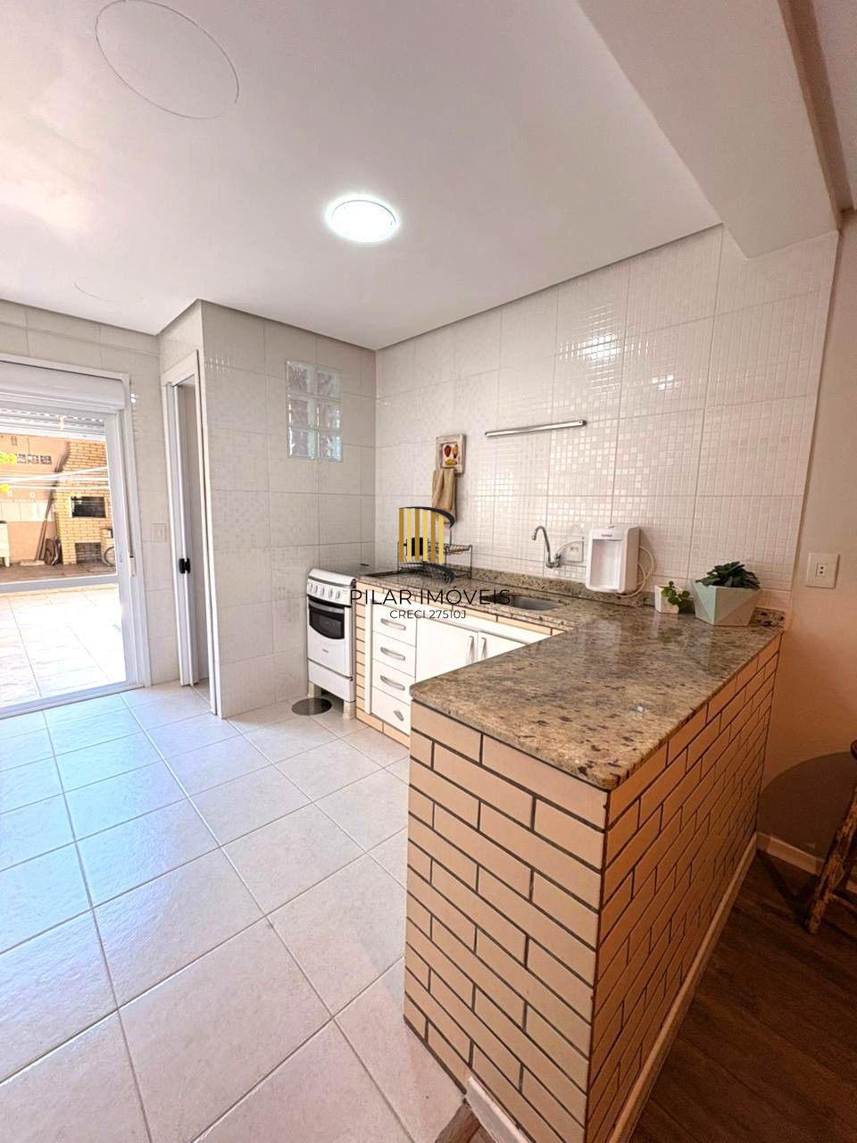 Casa sobrado de 3 dormitórios e 2 vagas