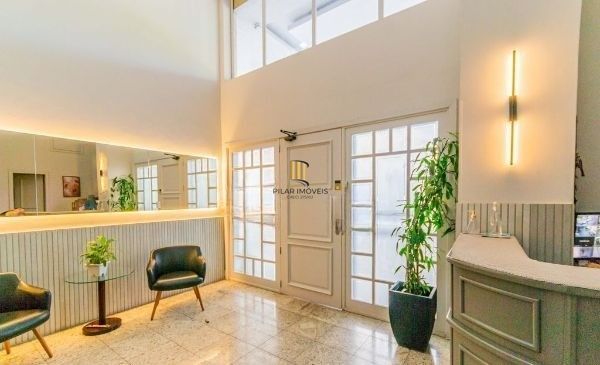 Apartamento na Cidade Baixa de 2 dormitórios e vaga