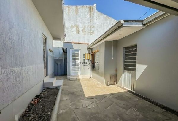 Casa no bairro Cavalhada de 3 dormitórios e 3 vagas