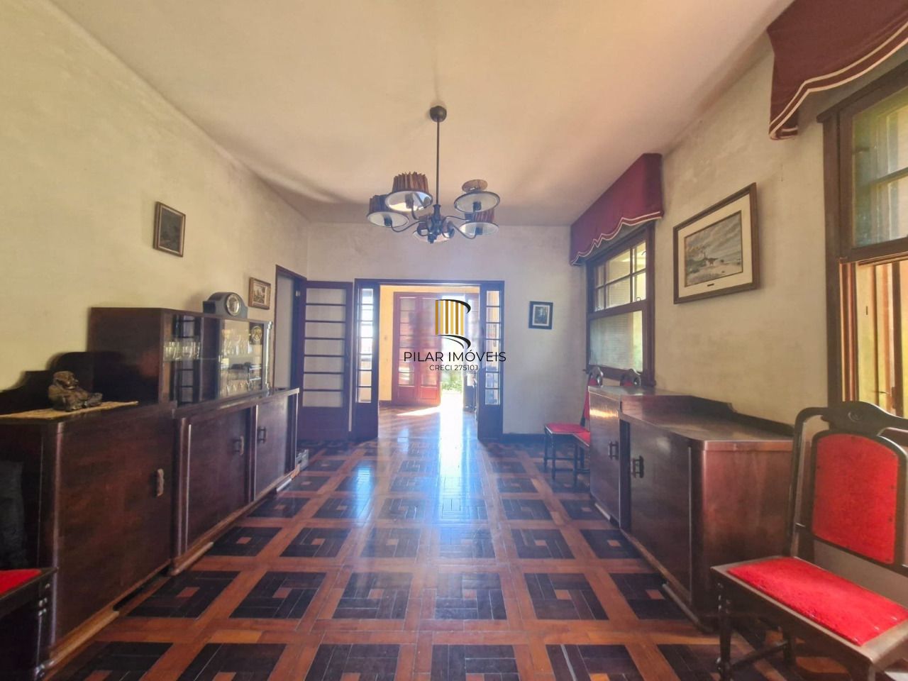 Casa 4 dormitórios no bairro Petrópolis