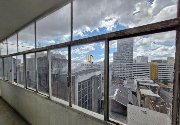 Apartamento no Centro de 3 dormitórios DESOCUPADO