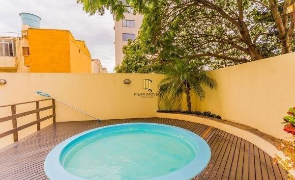 Apartamento no Menino Deus de 2 dormitórios e vaga