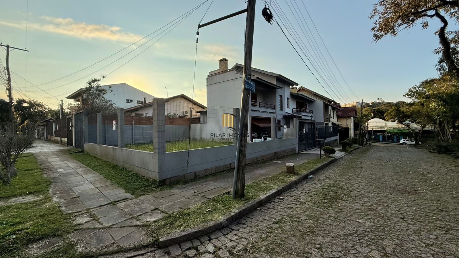 Casa 3 dormitórios no bairro Ipanema
