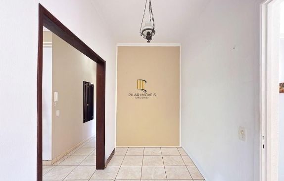 Apartamento no bairro Cristal de 3 dormitórios e vaga DESOCUPADO