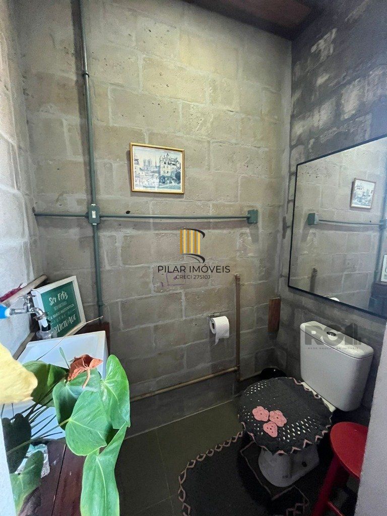 Casa 2 dormitórios no bairro Rubem Berta