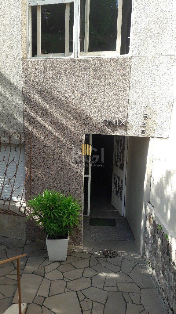 Apartamento no Petrópolis de 2 dormitórios