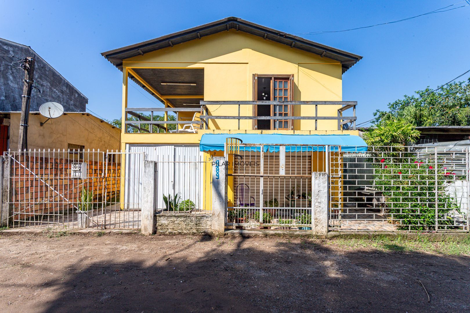 Casa sobrado em Viamão com loja e apartamento