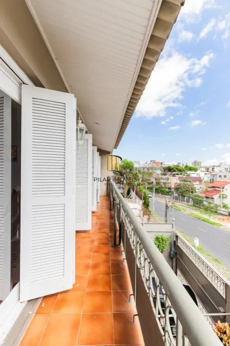 Casa 4 dormitórios no bairro Chácara das Pedras