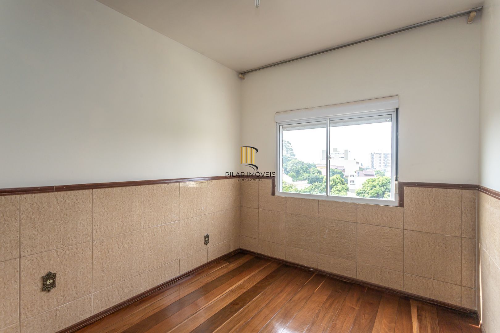 Prédio Comercial no Cristo Redentor com 2 apartamentos individuais
