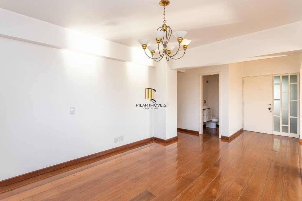Apartamento no bairro Higienópolis com 190m² de 3 dormitórios e 2 vagas