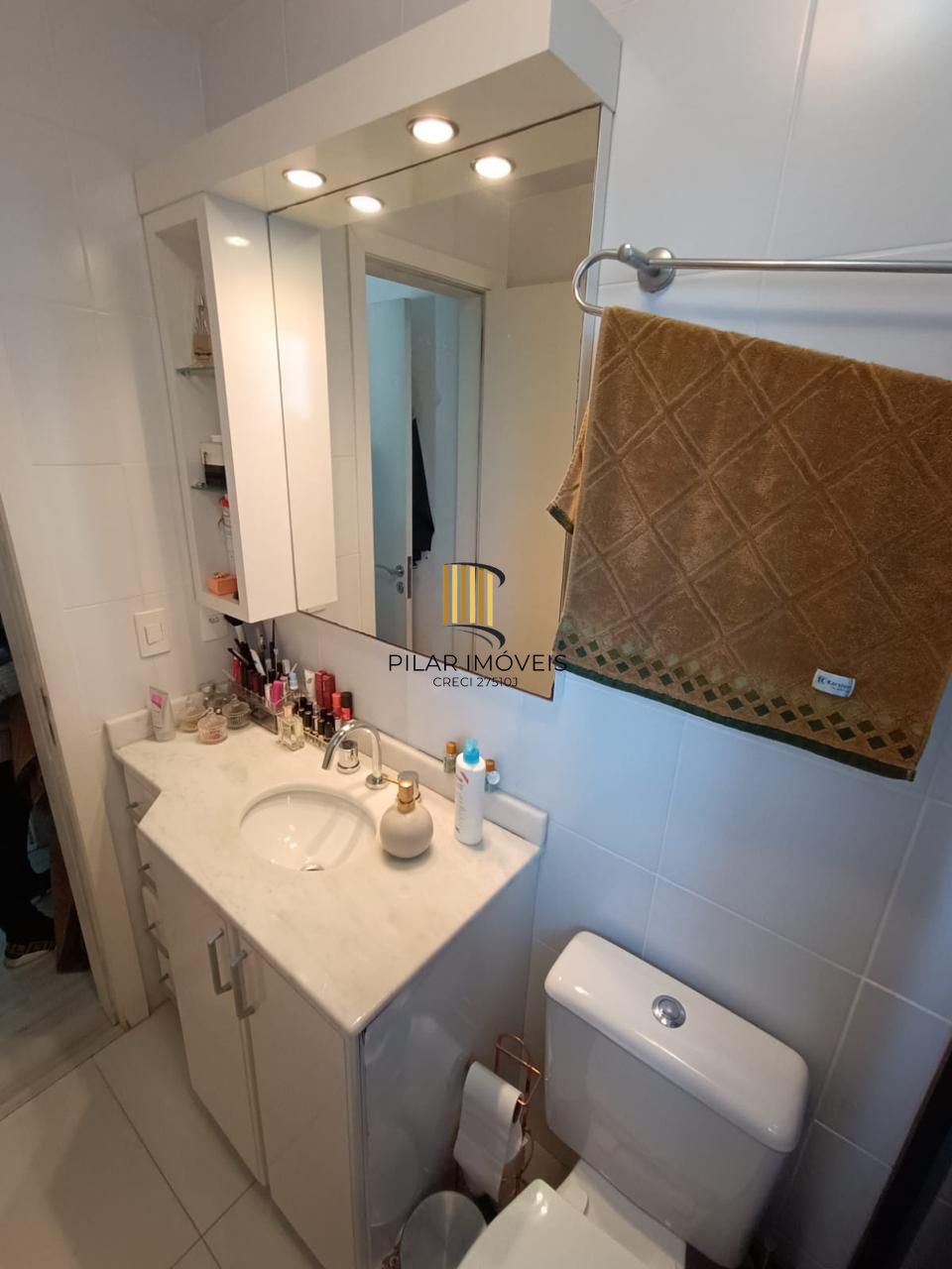 Apartamento na Cavalhada de 3 dormitórios vaga e infra