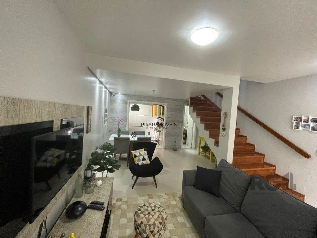 Sobrado 2 dormitórios no bairro Morro Santana