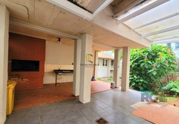 Casa 4 Dormitório(s) Bairro Petrópolis