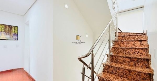 Sobrado no bairro Vila Ipiranga de 4 dormitórios e 4 vagas