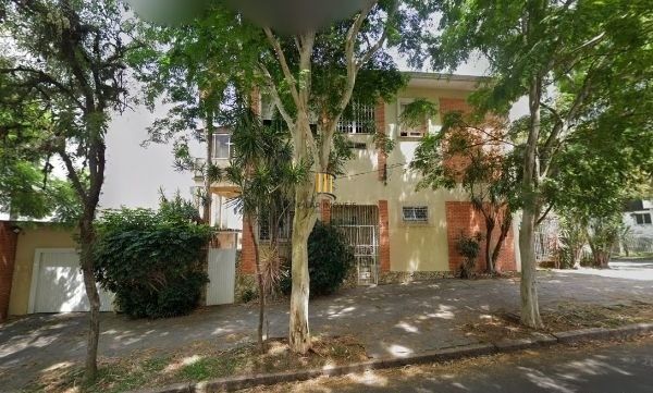 Casa sobrado no Petrópolis com 7 dormitórios e 4 vagas