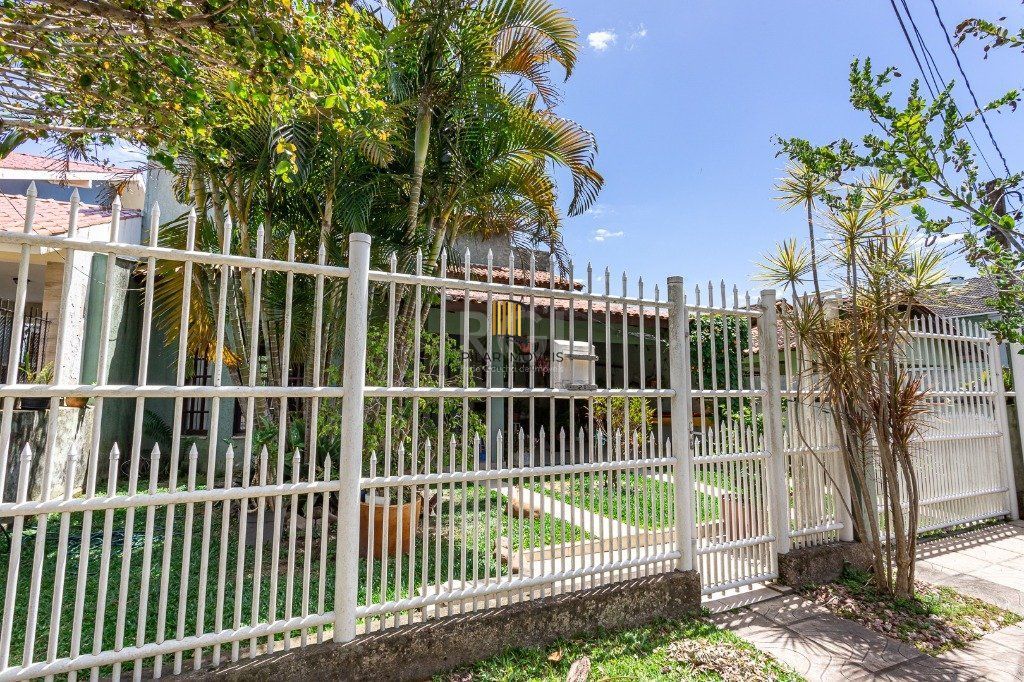 Casa na zona sul de 4 dormitórios 2 vagas - Espirito Santo