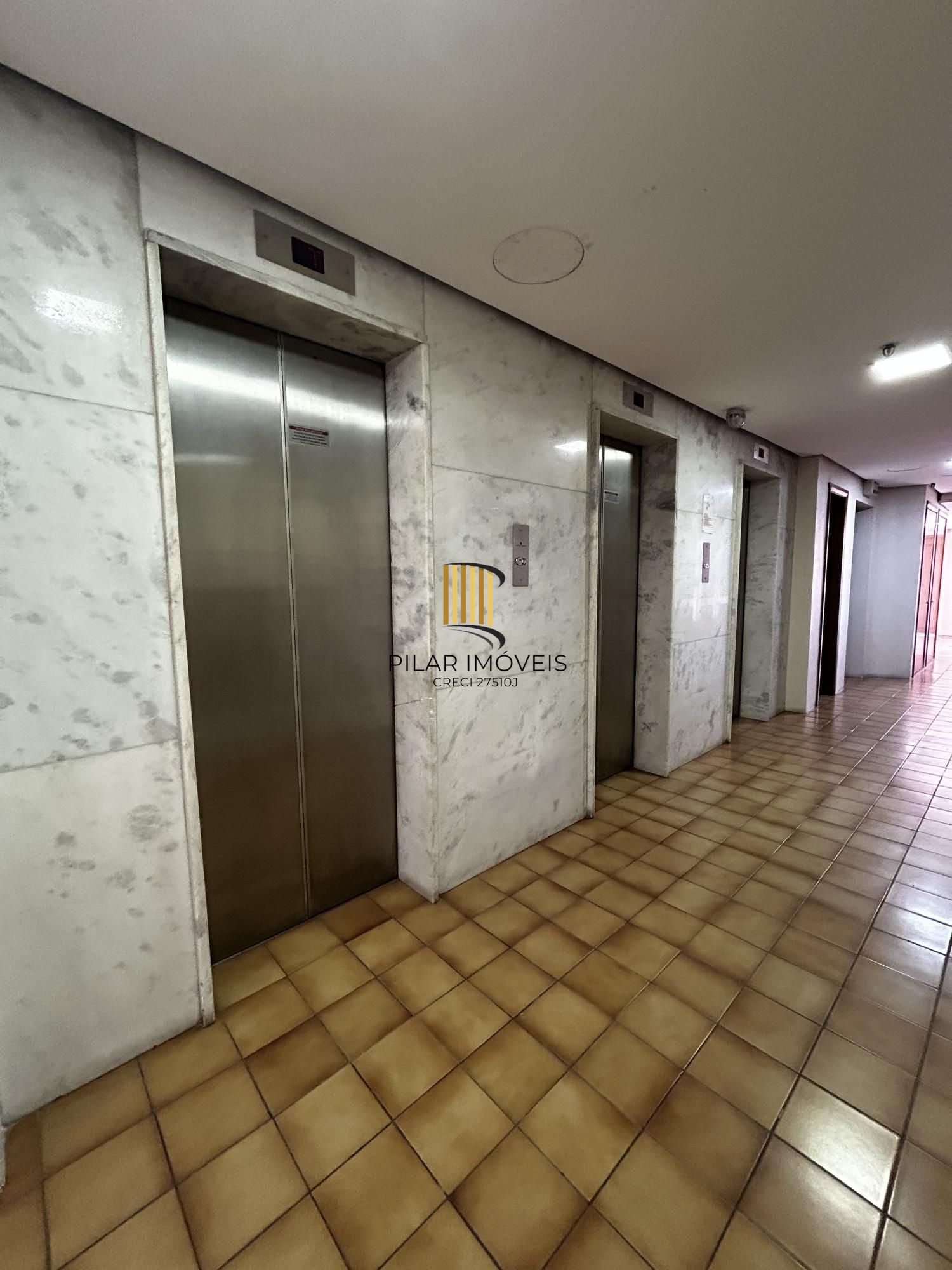 Sala Comercial 1 dormitório no bairro Centro Histórico