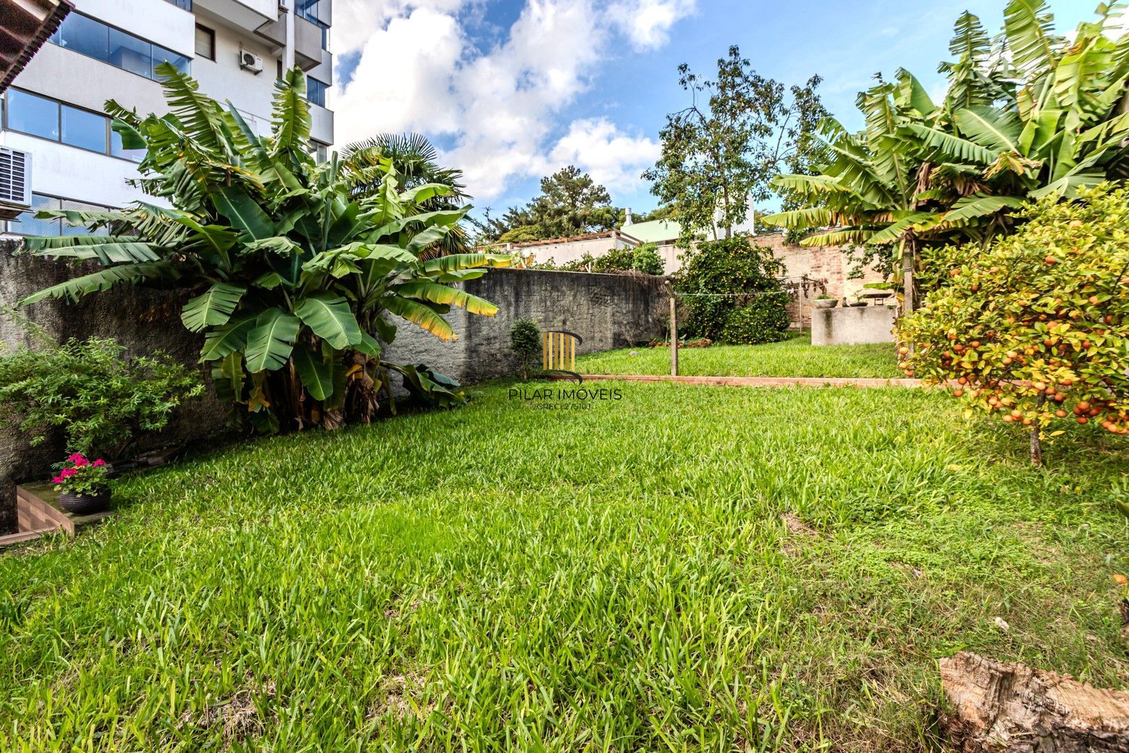 Casa no Jardim Botânico de 2 dormitórios 1 vaga e amplo terreno