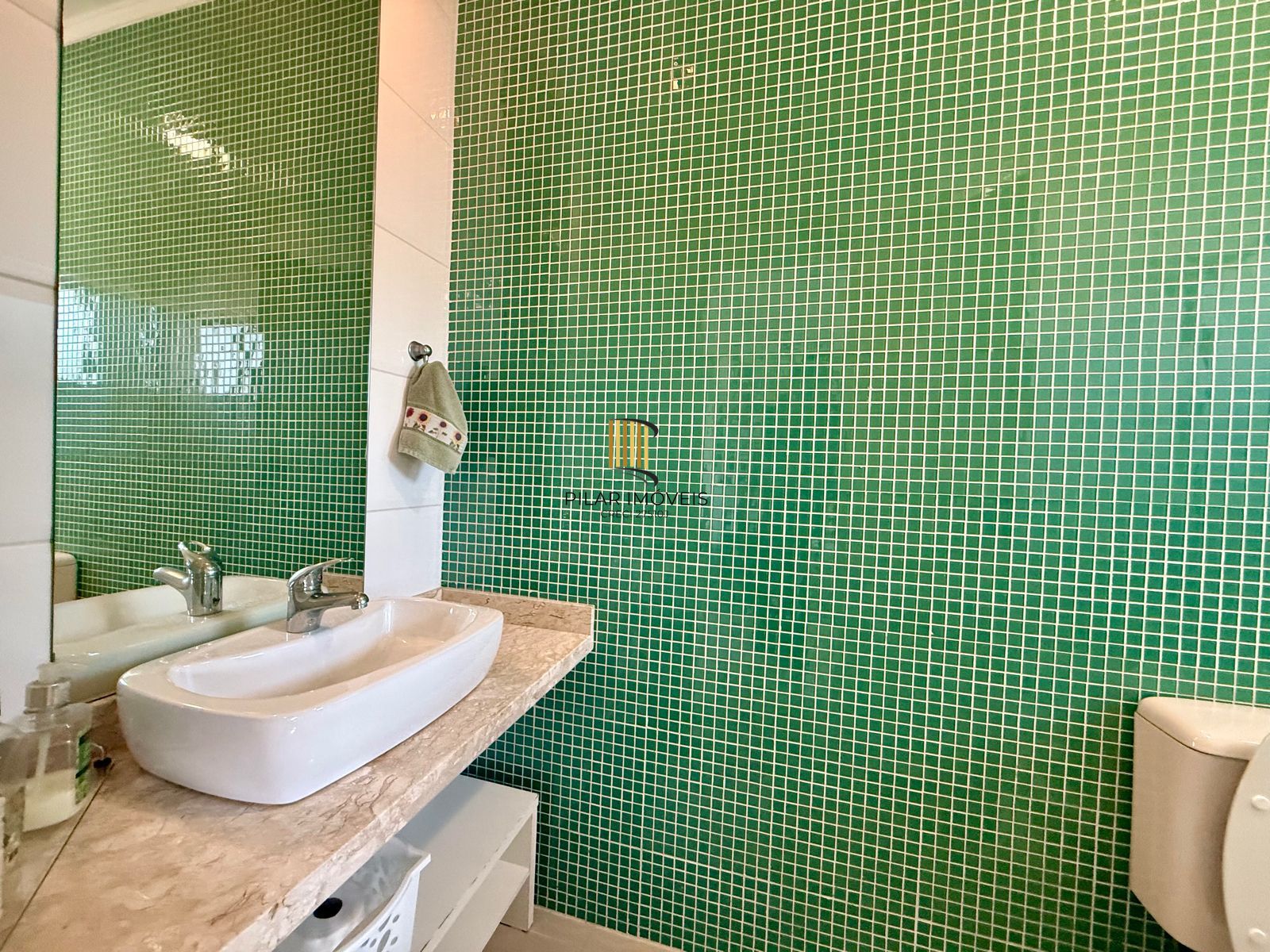 Casa 4 dormitórios no bairro Maristela