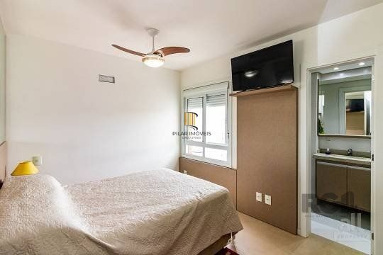 Apartamento  no Menino Deus de 3 dormitórios e 2 vagas