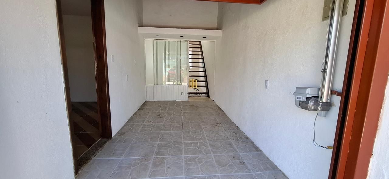 Casa em Canoas de 2 dormitórios DESOCUPADA